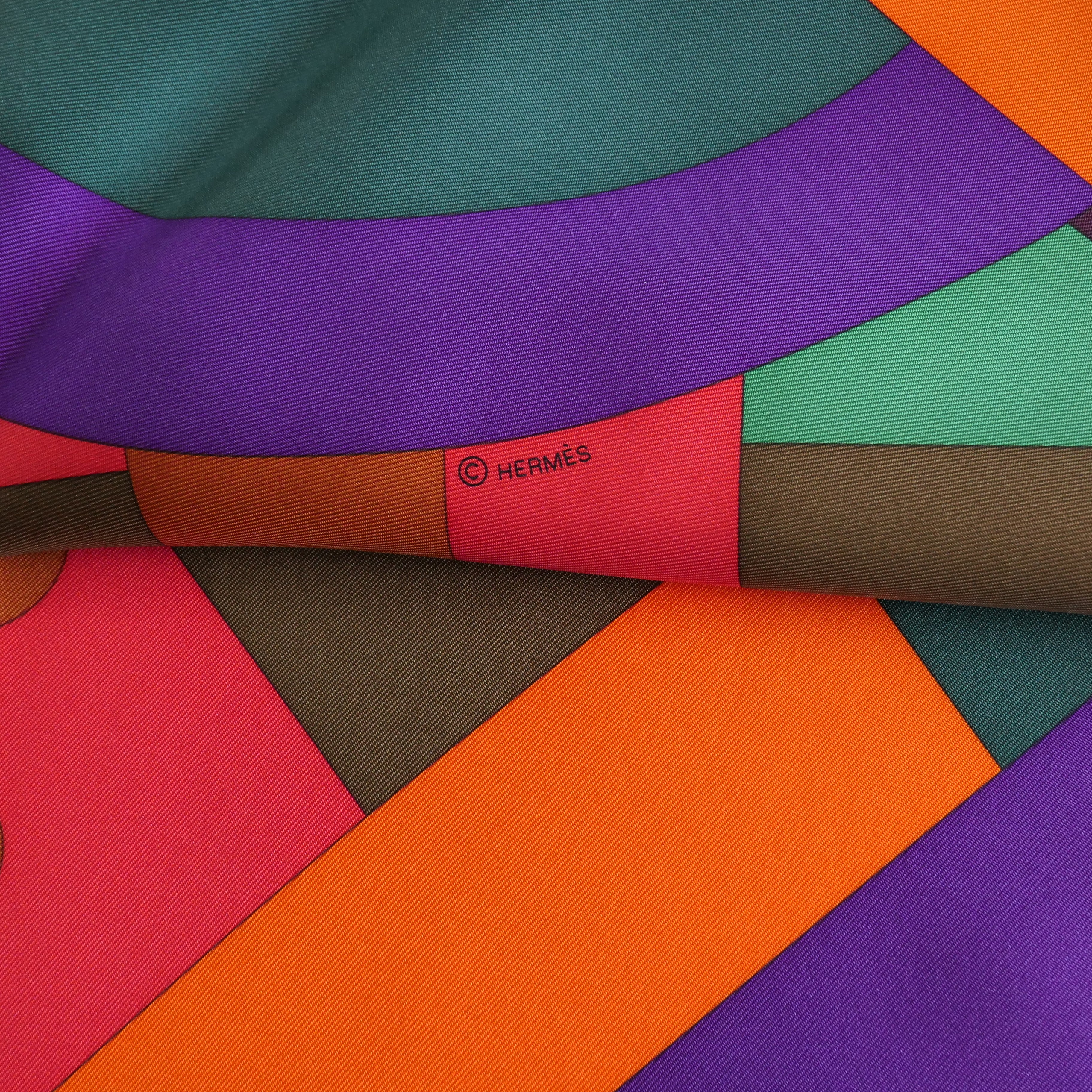 Carré Hermès Perspective Cavalière 90 cm soie, signature copyright Hermès