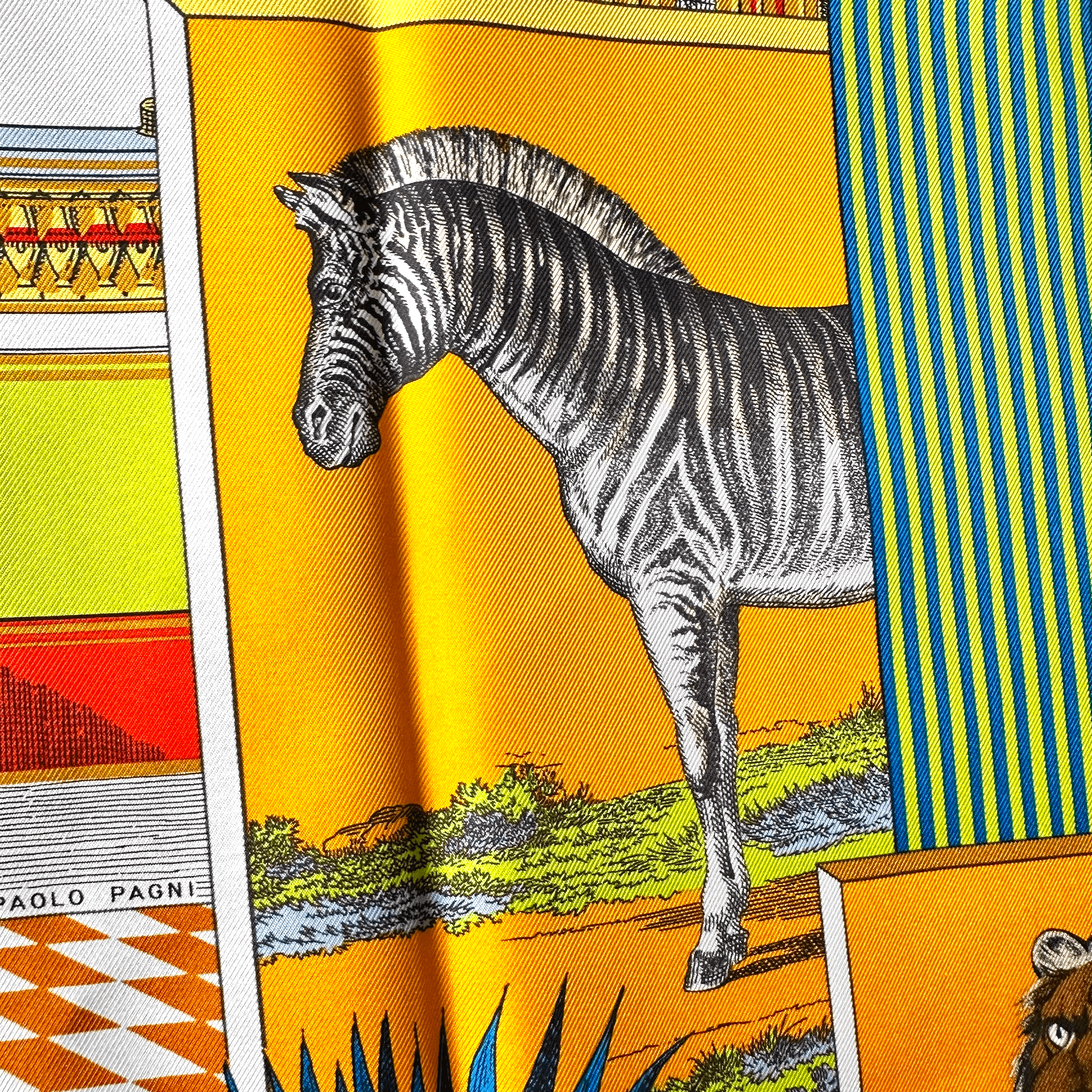 carre-foulard-hermes-grand-theatre-nouveau-rouge