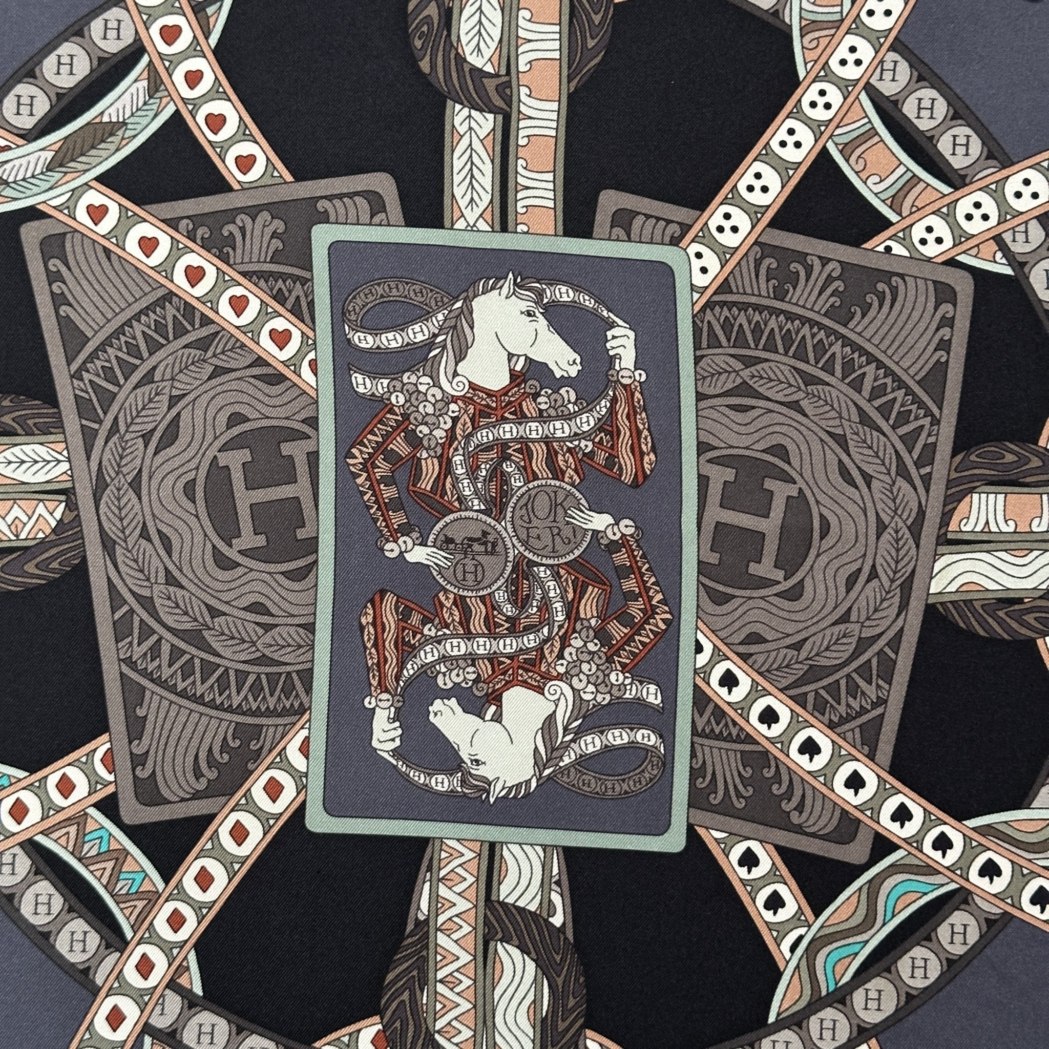 centre du carré hermes dame de coeur anthracite