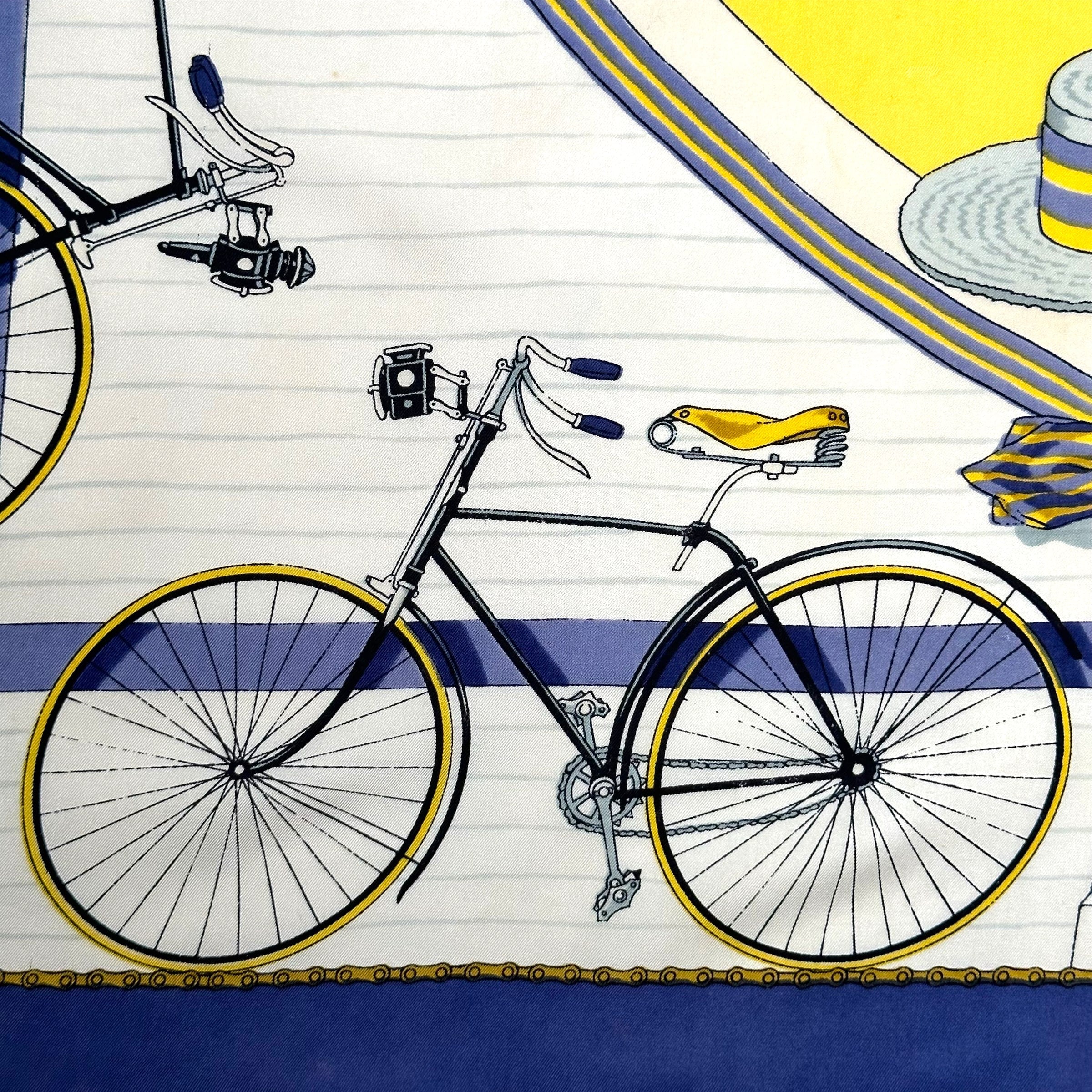 foulard-hermes-les-becanes-detail-dessin-velo-ancien