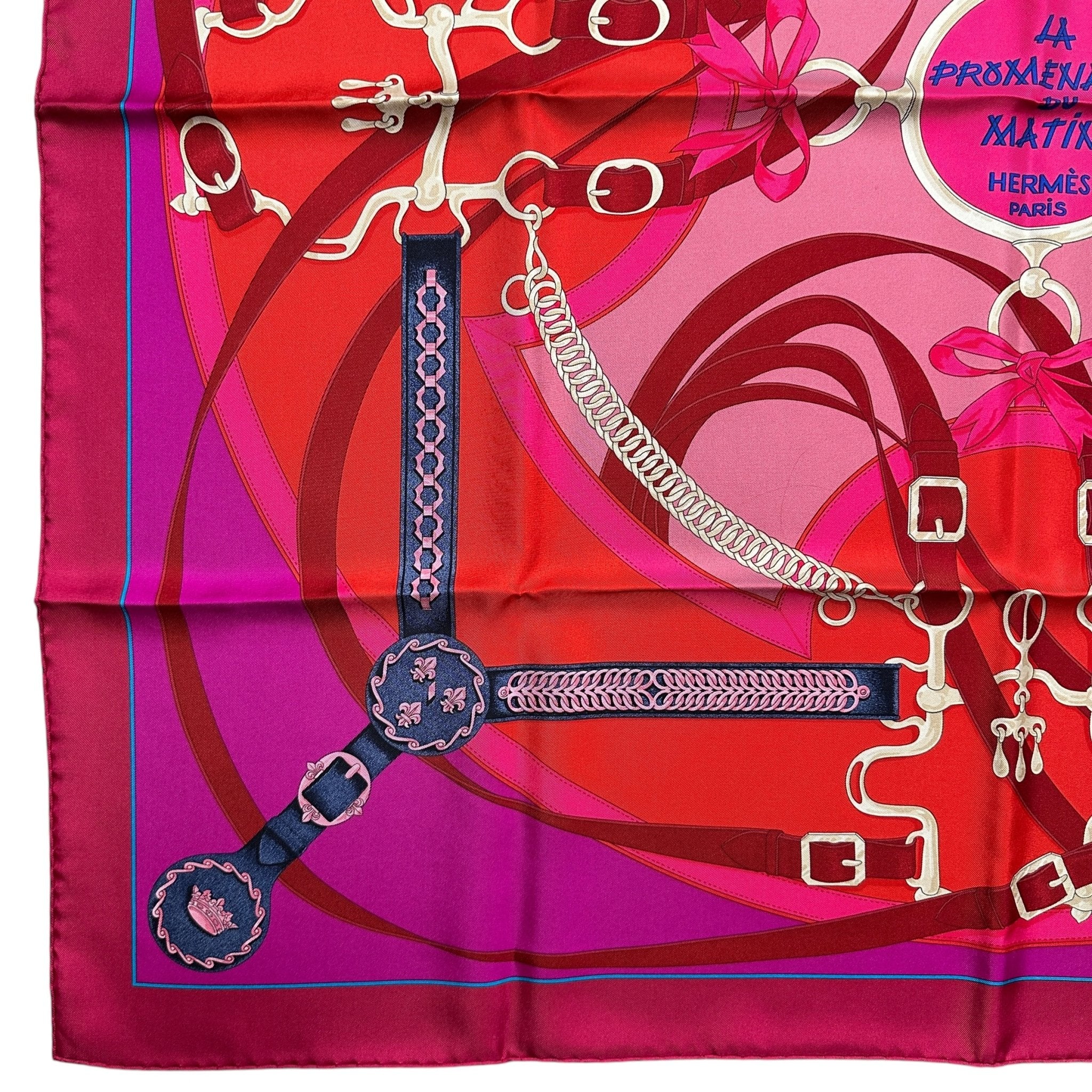 foulard hermes carre en soie la promenade du matin dessin de couronne royale