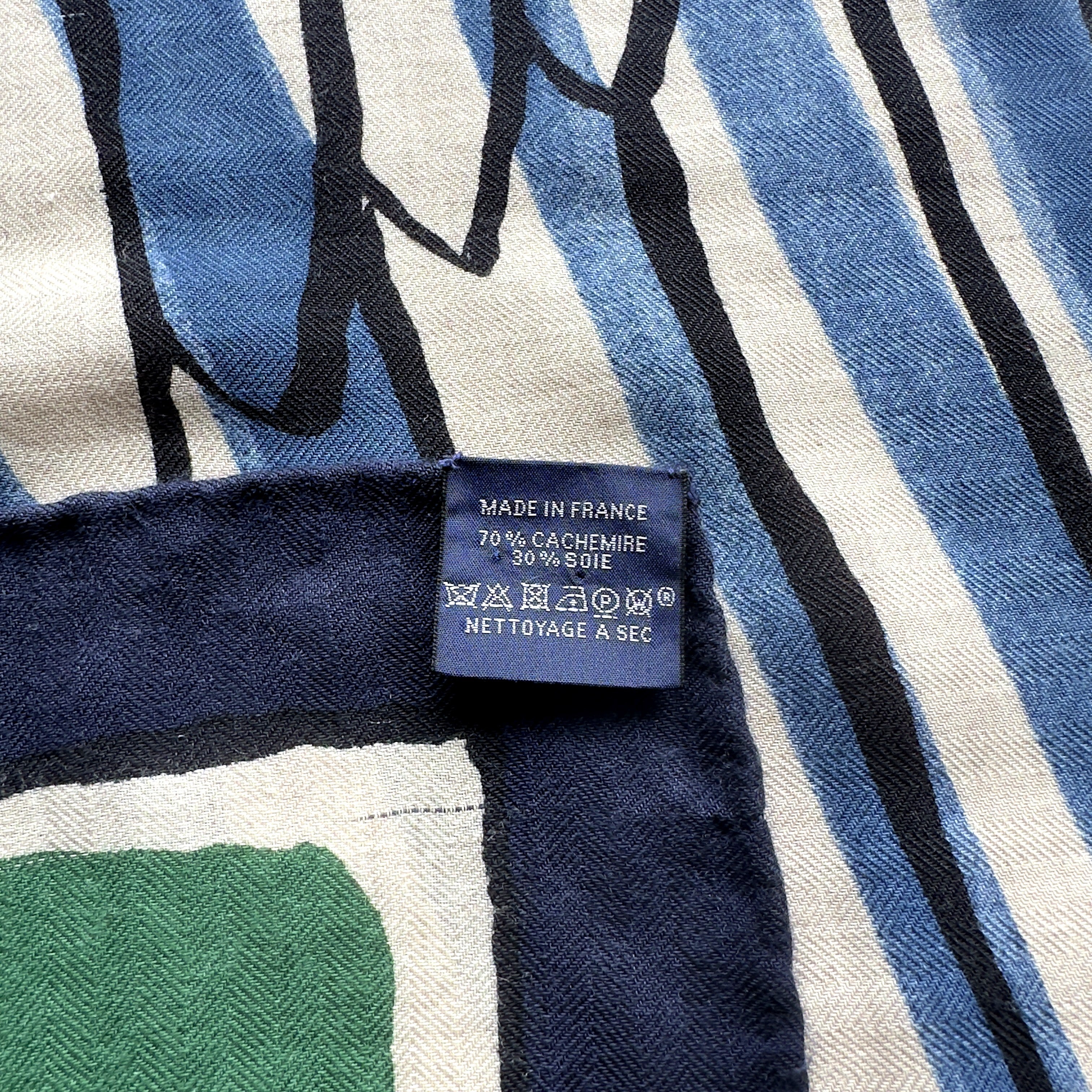 Carré Hermès Libre comme Pégase 140 cm, étiquette 70% cachemire 30% soie Made in France