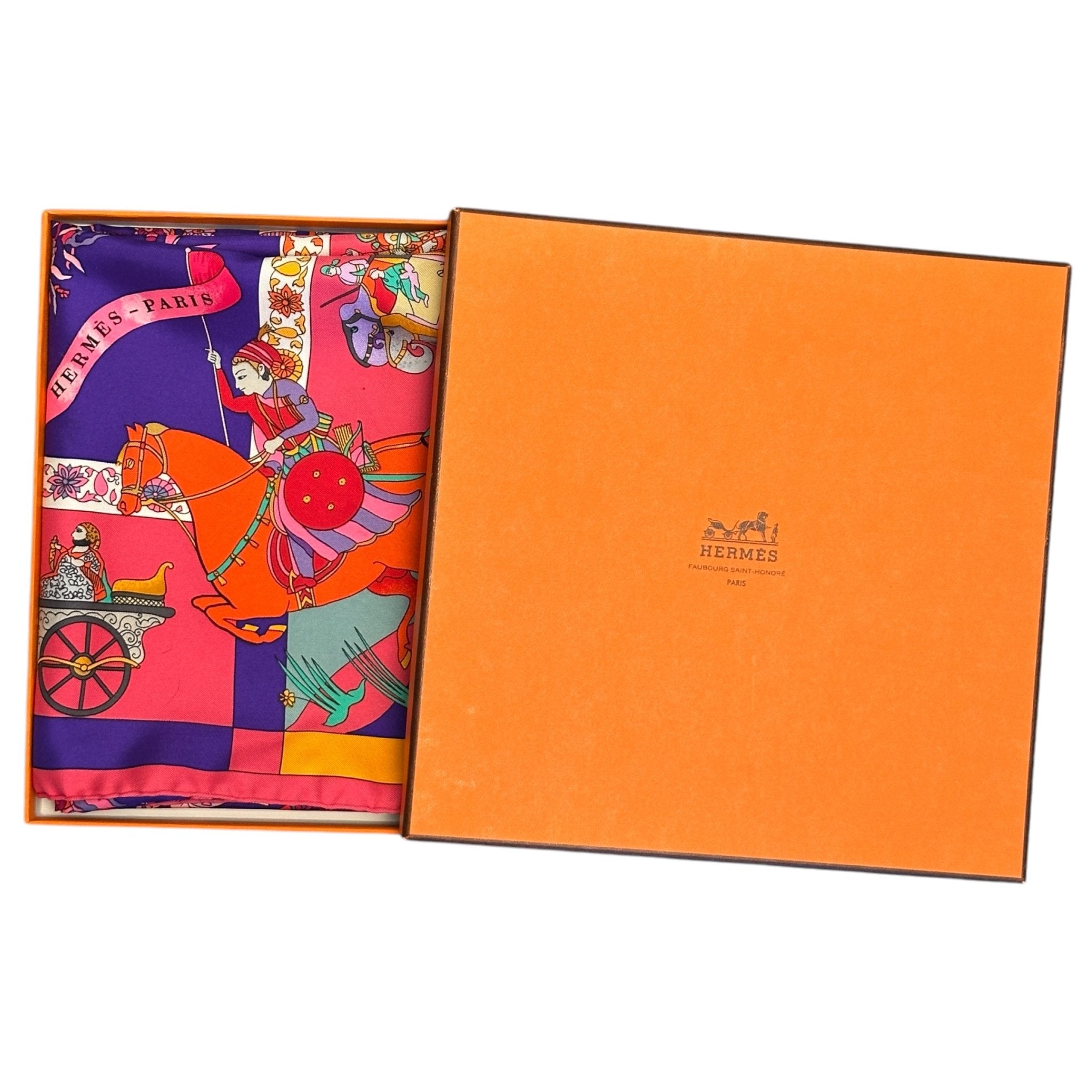 carre hermes avec boite 