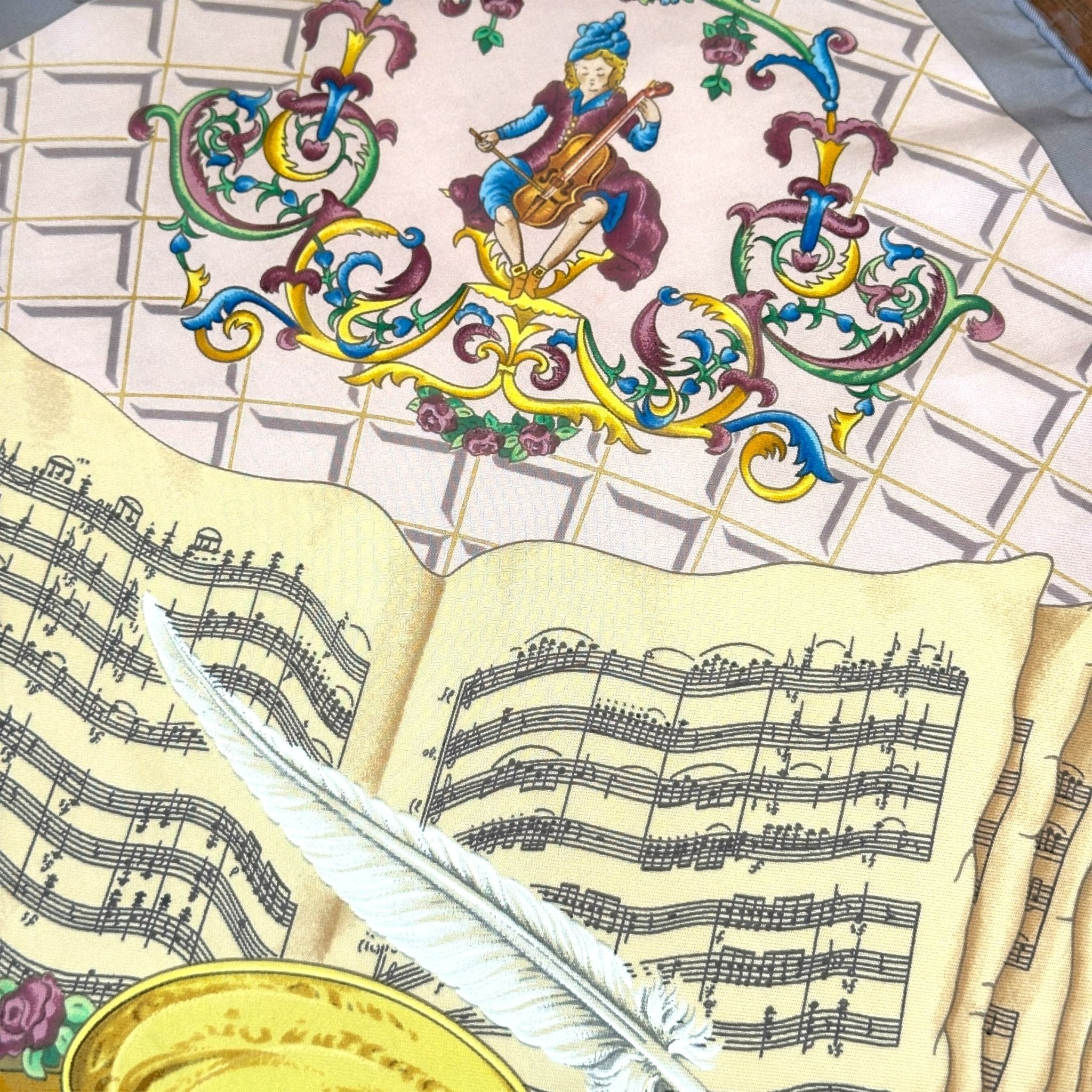 detail dessin de partition de musique foulard hermes hommage a mozart